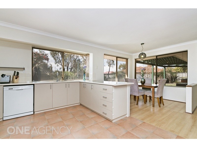 4 Woodside Place, Bibra Lake WA 6163