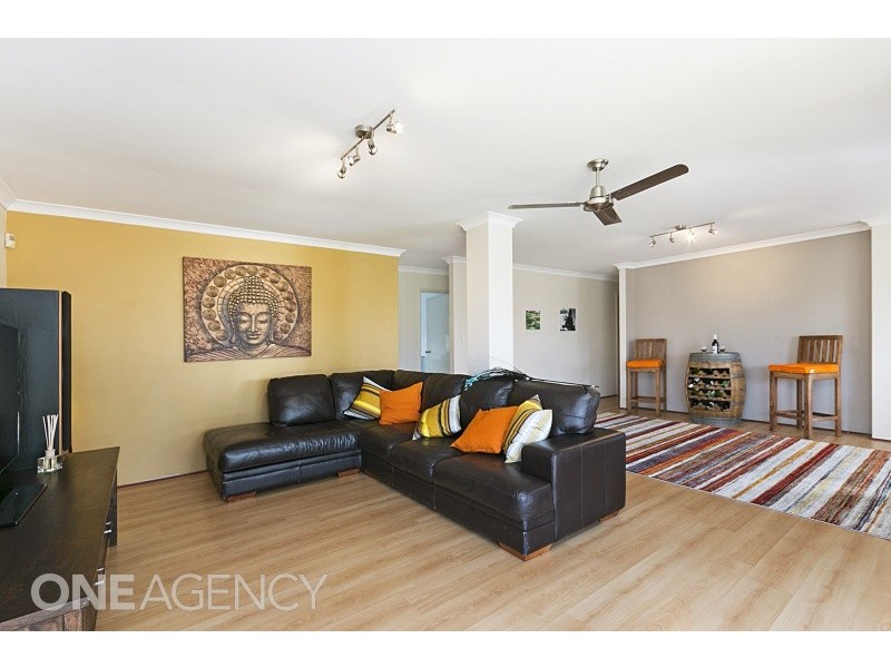 4 Woodside Place, Bibra Lake WA 6163