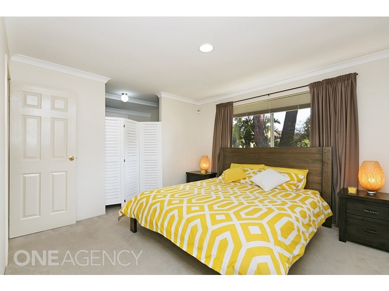 4 Woodside Place, Bibra Lake WA 6163