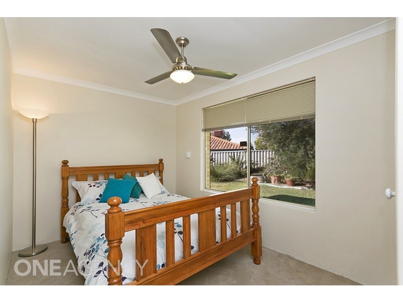 4 Woodside Place, Bibra Lake WA 6163