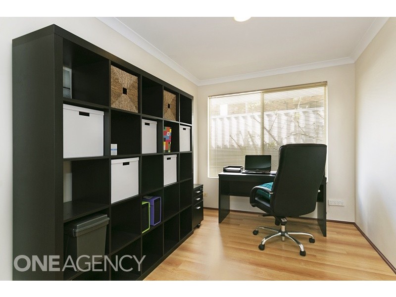 4 Woodside Place, Bibra Lake WA 6163