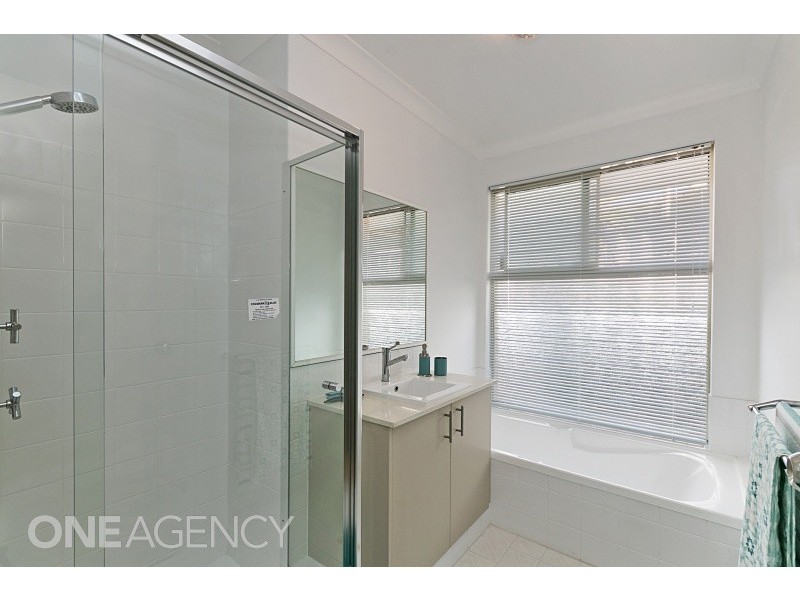 4 Woodside Place, Bibra Lake WA 6163