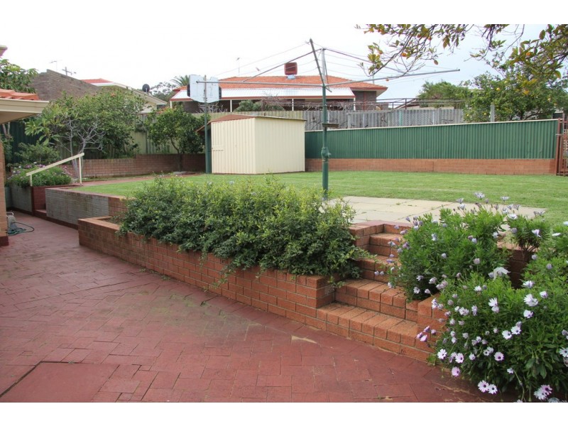 7 Salway Place, Spearwood WA 6163