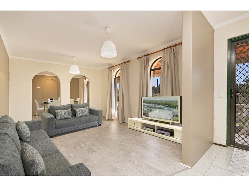 18 Leaside Way, Spearwood WA 6163