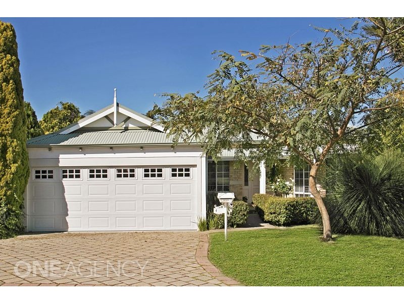 4 Gatineau Grove, Bibra Lake WA 6163