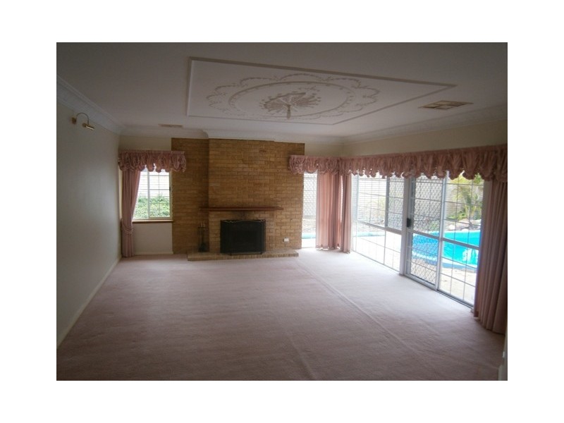 138 Mayor Road, Munster WA 6166