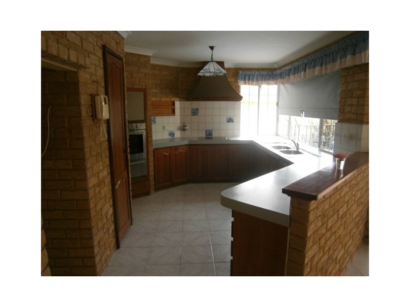 138 Mayor Road, Munster WA 6166