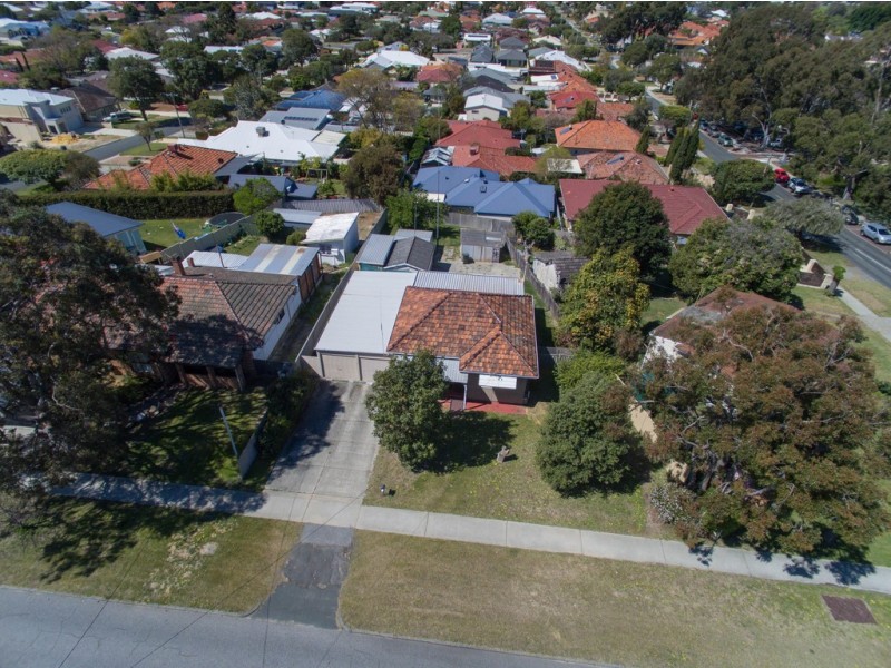 20 Curtis Road, Melville WA 6156