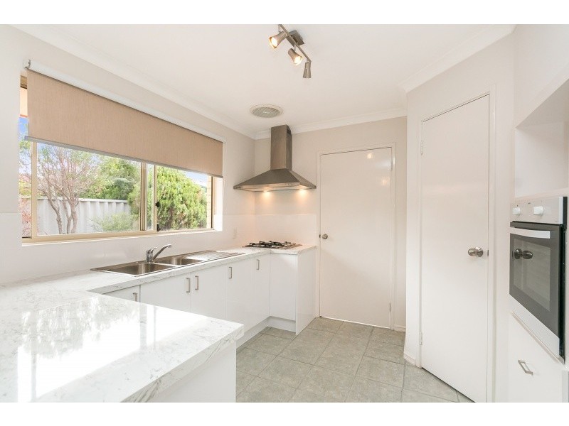 3/10 Pennlake Drive, Spearwood WA 6163