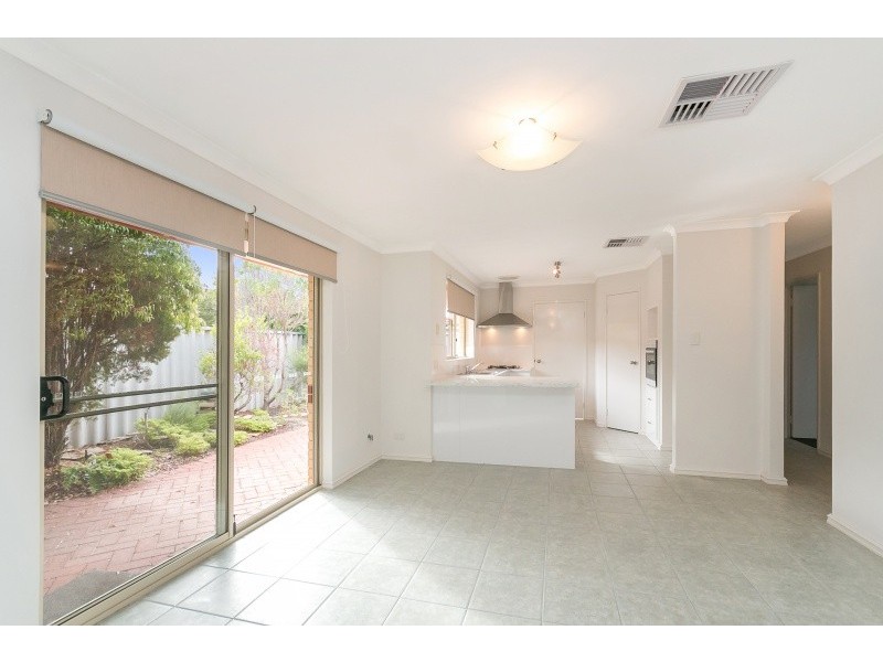 3/10 Pennlake Drive, Spearwood WA 6163