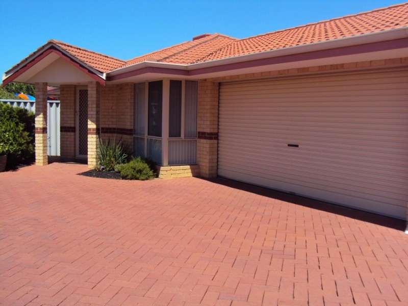 3/10 Pennlake Drive, Spearwood WA 6163