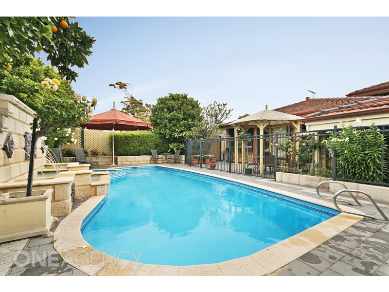 31 Hanrahan Loop, Kardinya WA 6163