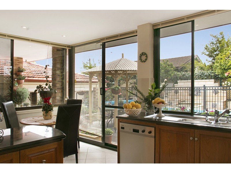 31 Hanrahan Loop, Kardinya WA 6163