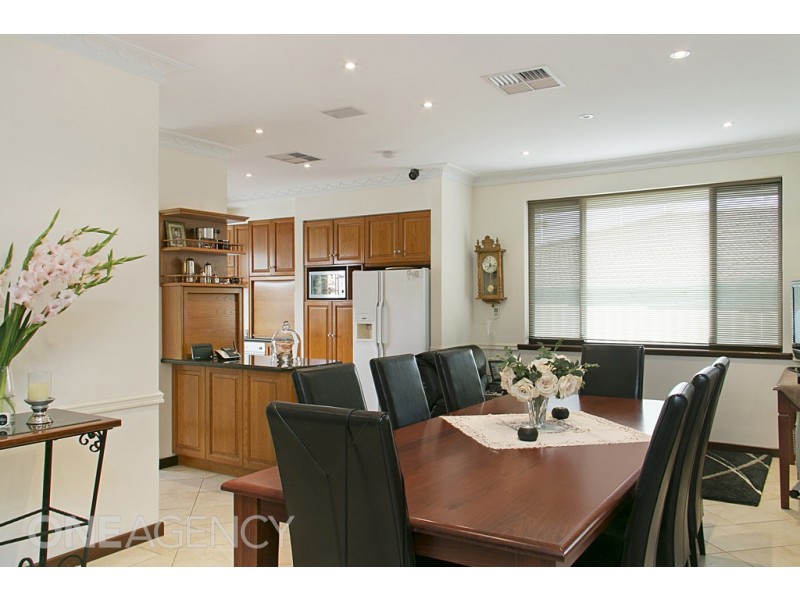 31 Hanrahan Loop, Kardinya WA 6163