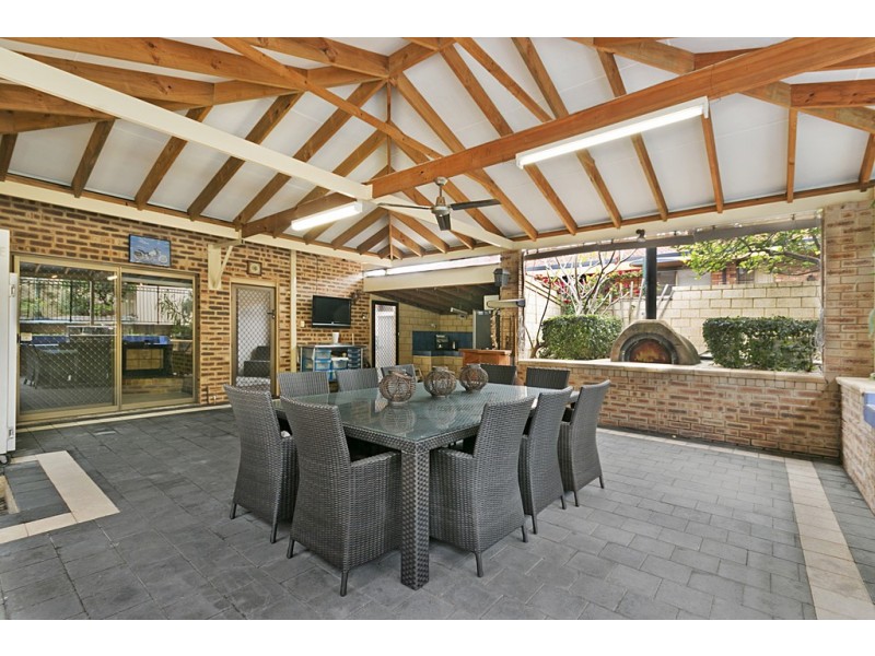 31 Hanrahan Loop, Kardinya WA 6163