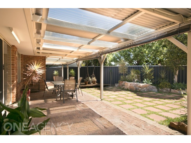 4 Chase Mews, Atwell WA 6164