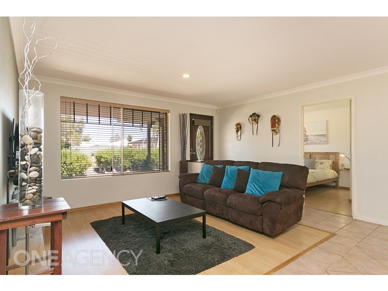4 Chase Mews, Atwell WA 6164
