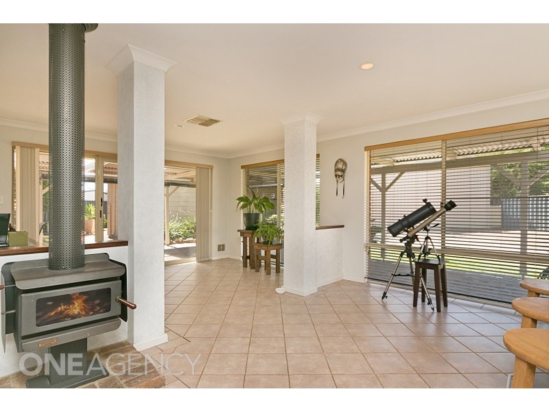 4 Chase Mews, Atwell WA 6164