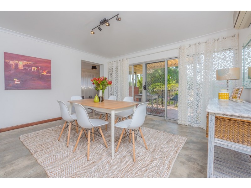 34 Woodley Cres, Melville WA 6156