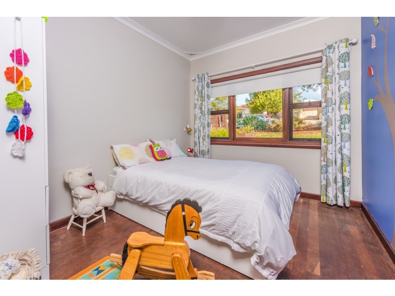 34 Woodley Cres, Melville WA 6156