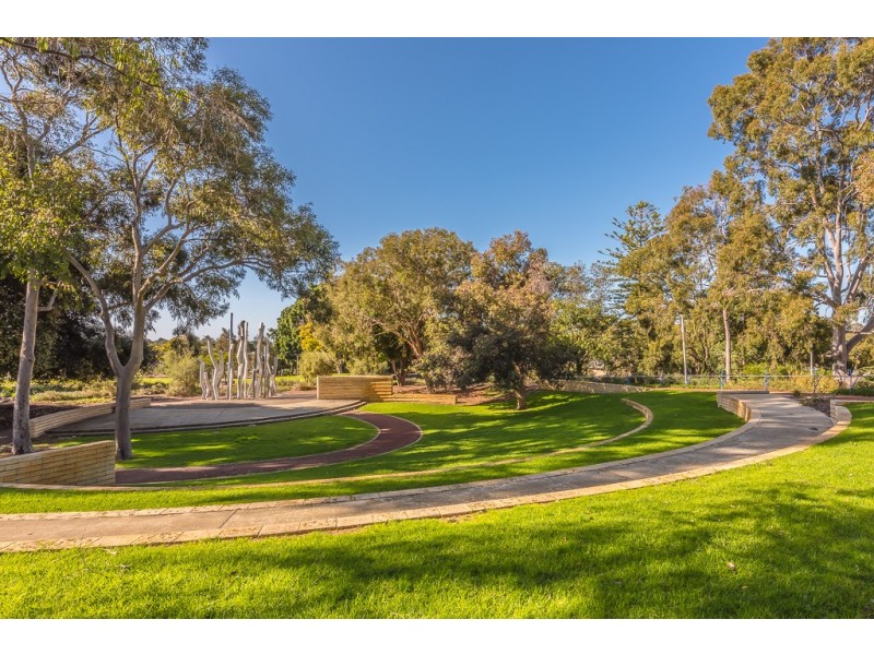 33A Kennedy Street, Melville WA 6156