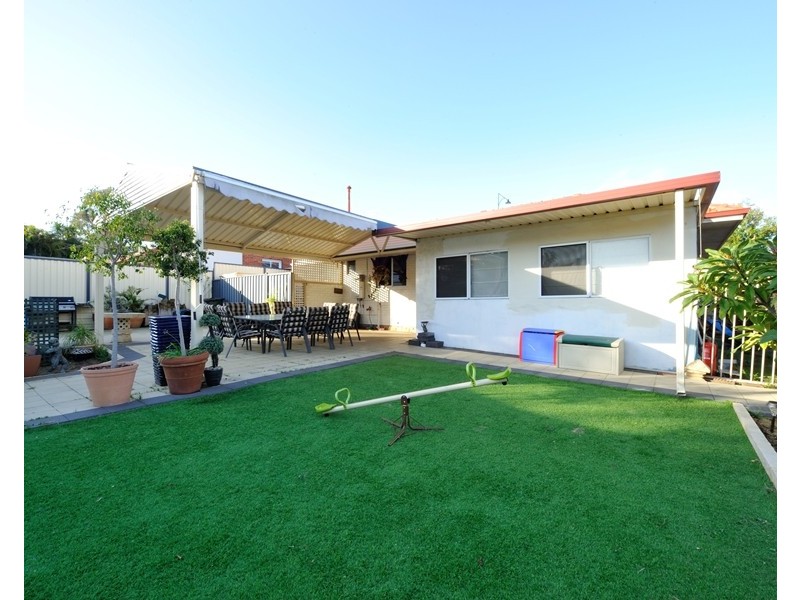 29 Coolbellup Avenue, Coolbellup WA 6163