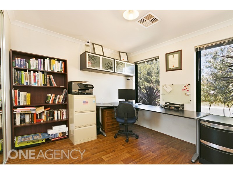 14 Wooleen Parkway, Beeliar WA 6164