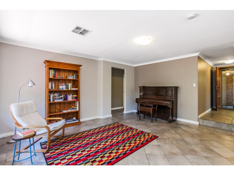 104B Zenobia Street, Palmyra WA 6157