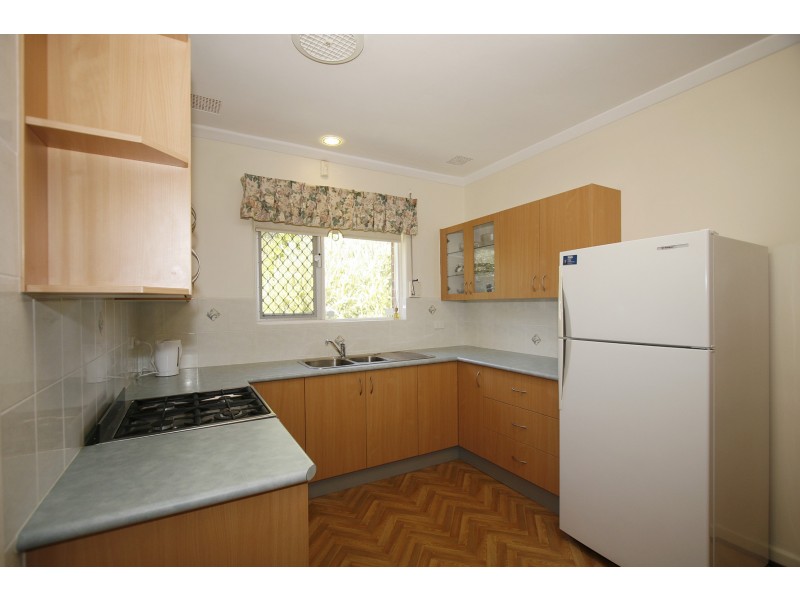 22 Ives St, Hamilton Hill WA 6163