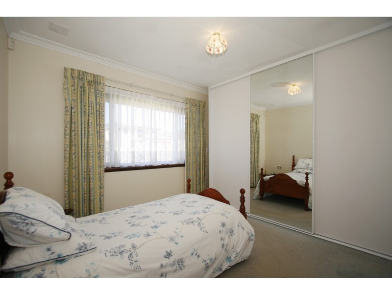 22 Ives St, Hamilton Hill WA 6163