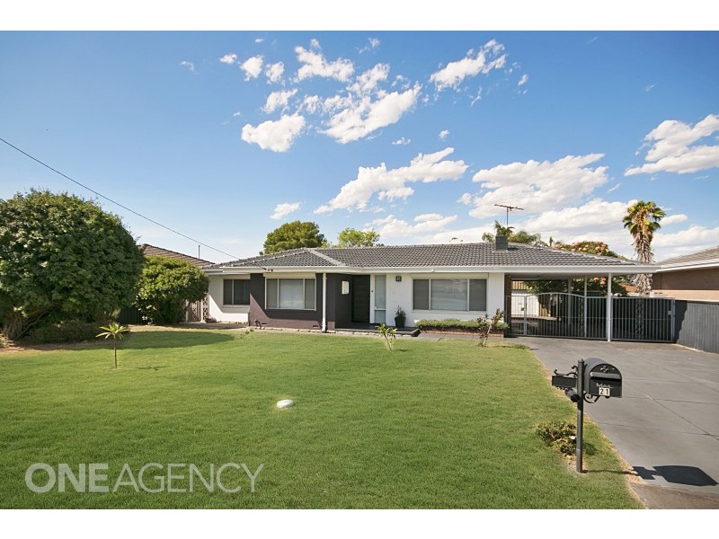 21 Edmund Way, Calista WA 6167
