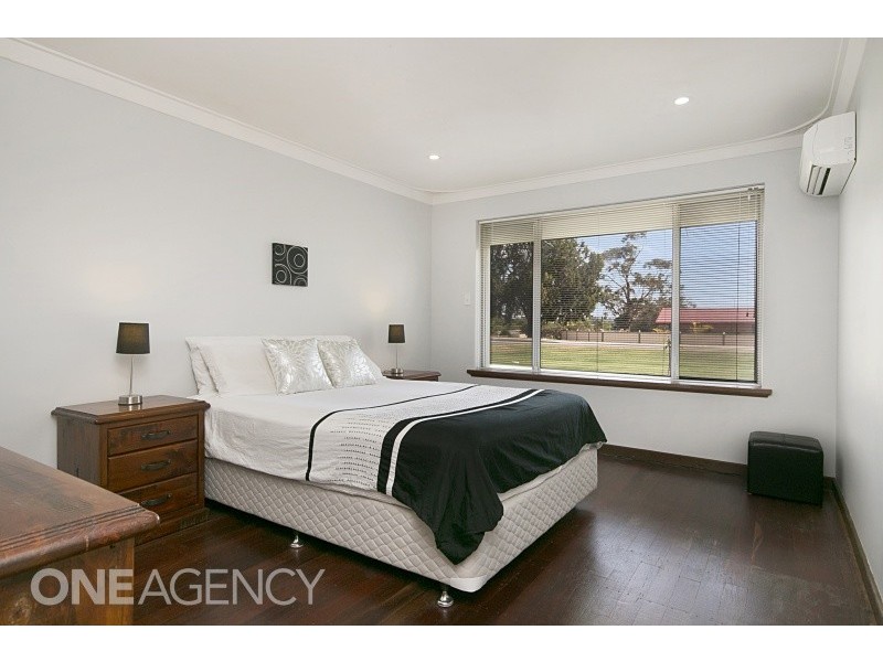 21 Edmund Way, Calista WA 6167