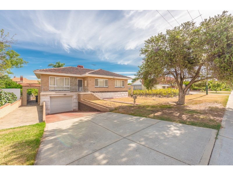 23 Simper Cres, White Gum Valley WA 6162