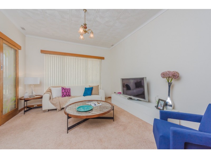 23 Simper Cres, White Gum Valley WA 6162