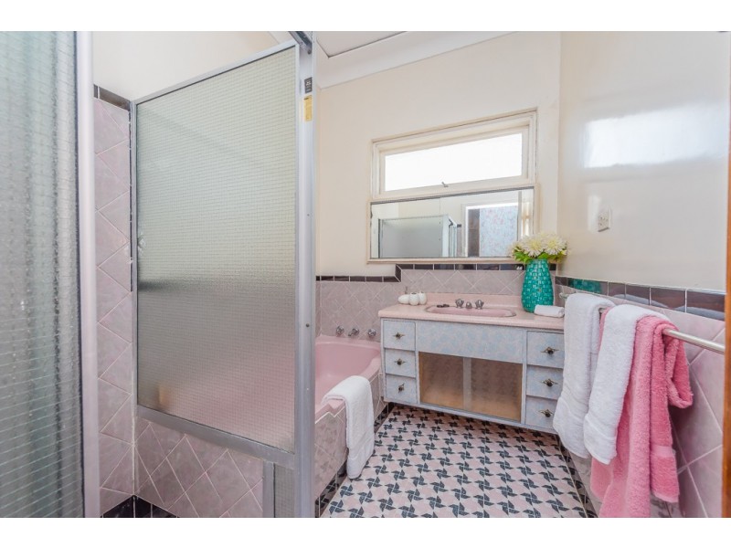 23 Simper Cres, White Gum Valley WA 6162