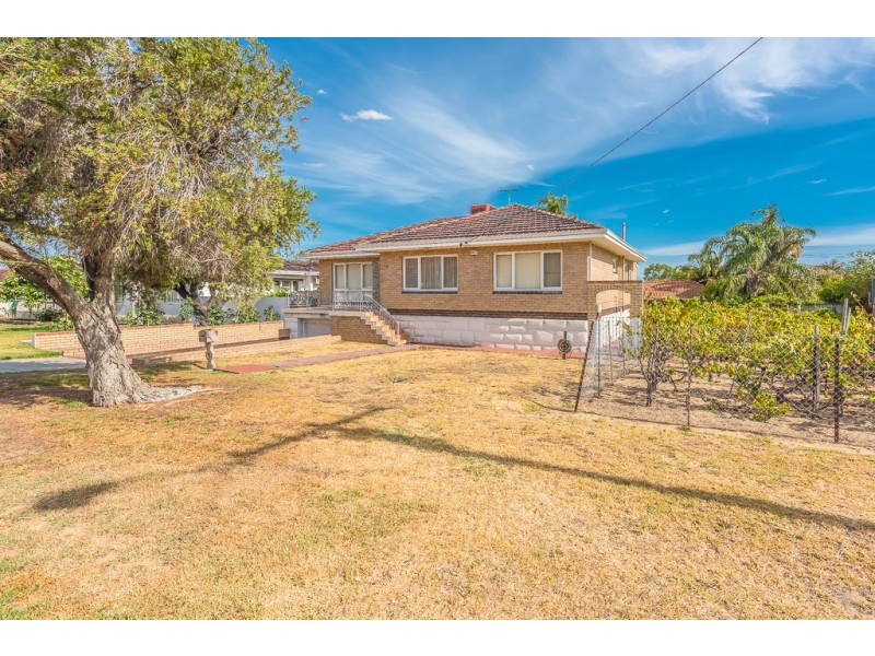 23 Simper Cres, White Gum Valley WA 6162