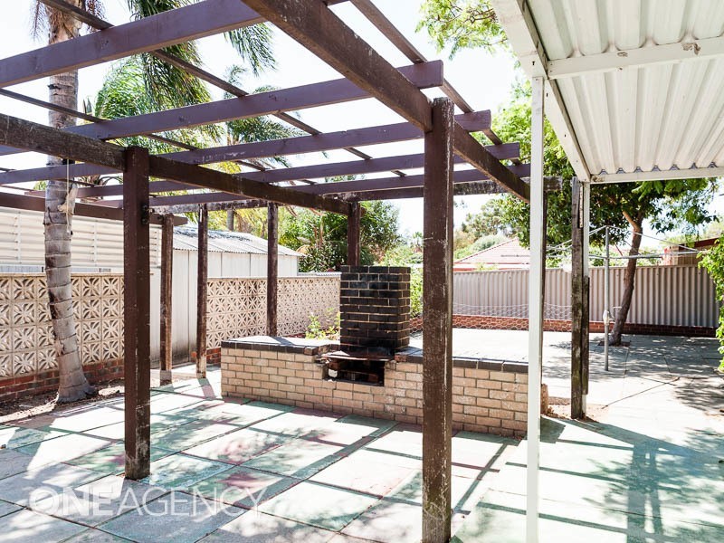 8 Ebert Street, Coolbellup WA 6163