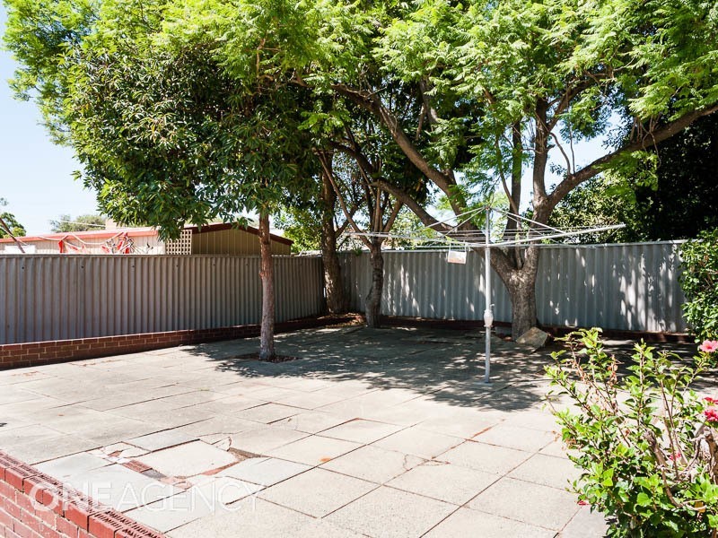 8 Ebert Street, Coolbellup WA 6163