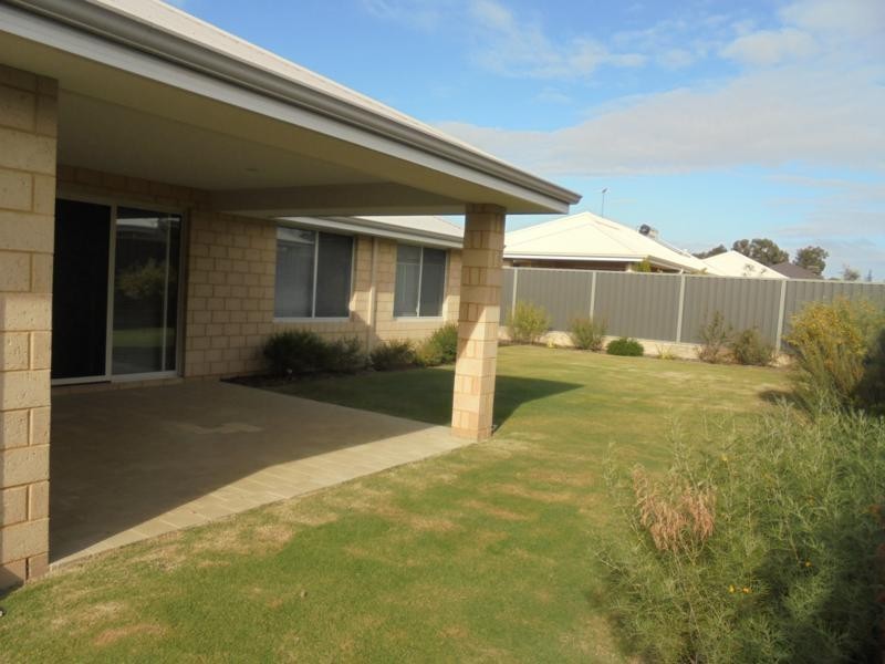 4 Glengarry Way, Pinjarra WA 6208