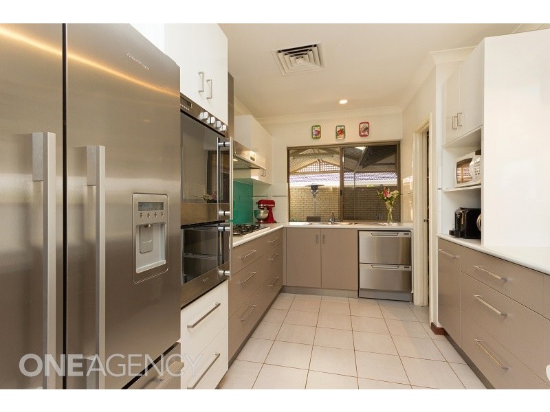 32 Arlington Loop, Coogee WA 6166