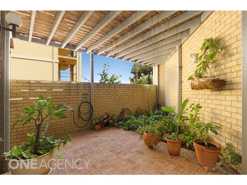 32 Arlington Loop, Coogee WA 6166