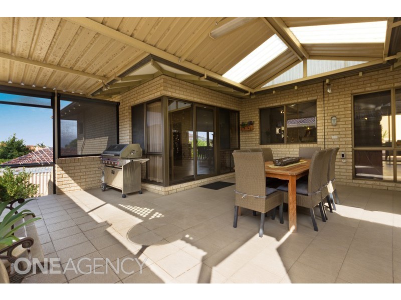 32 Arlington Loop, Coogee WA 6166