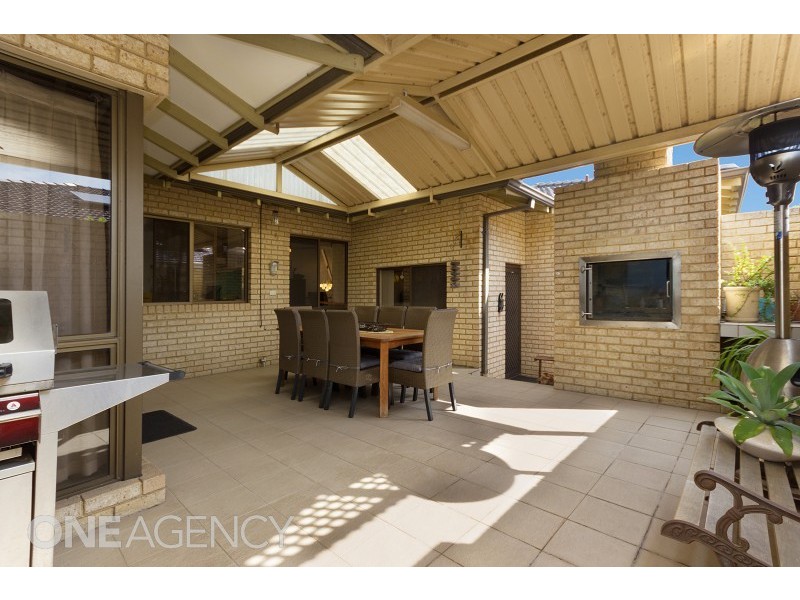 32 Arlington Loop, Coogee WA 6166