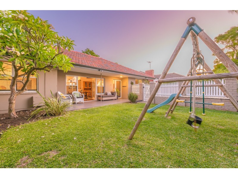39A Coleman Cres, Melville WA 6156