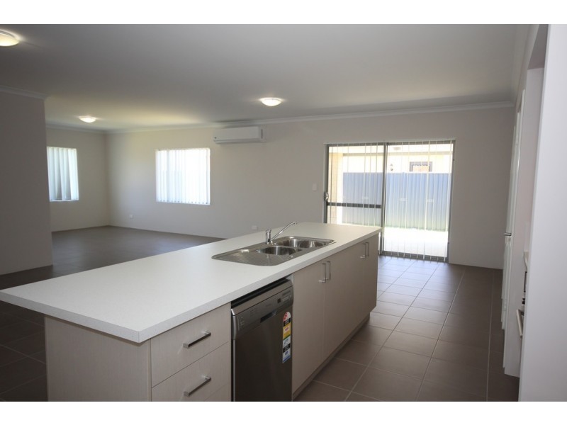 8 Kadgo Rise, Baldivis WA 6171