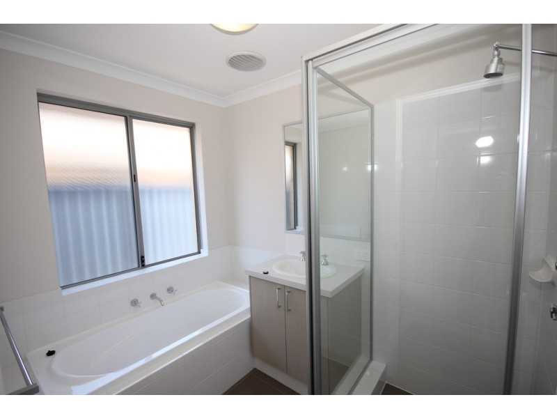 8 Kadgo Rise, Baldivis WA 6171