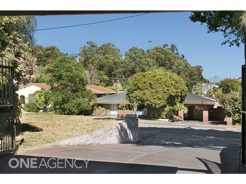 14 Ashbourne Way, Hamilton Hill WA 6163