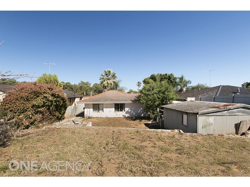 14 Ashbourne Way, Hamilton Hill WA 6163