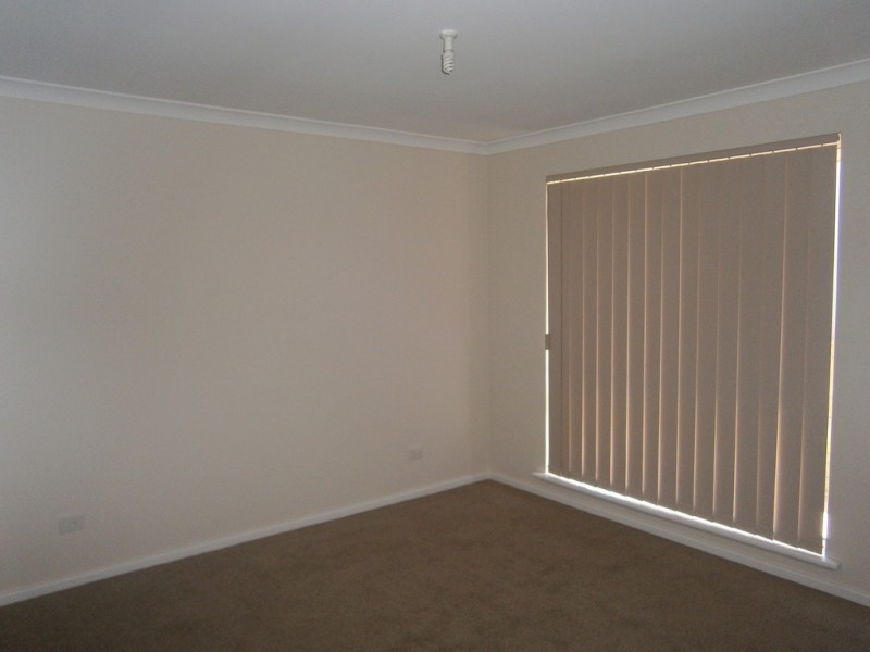 8a Carrello Circut, Coogee WA 6166