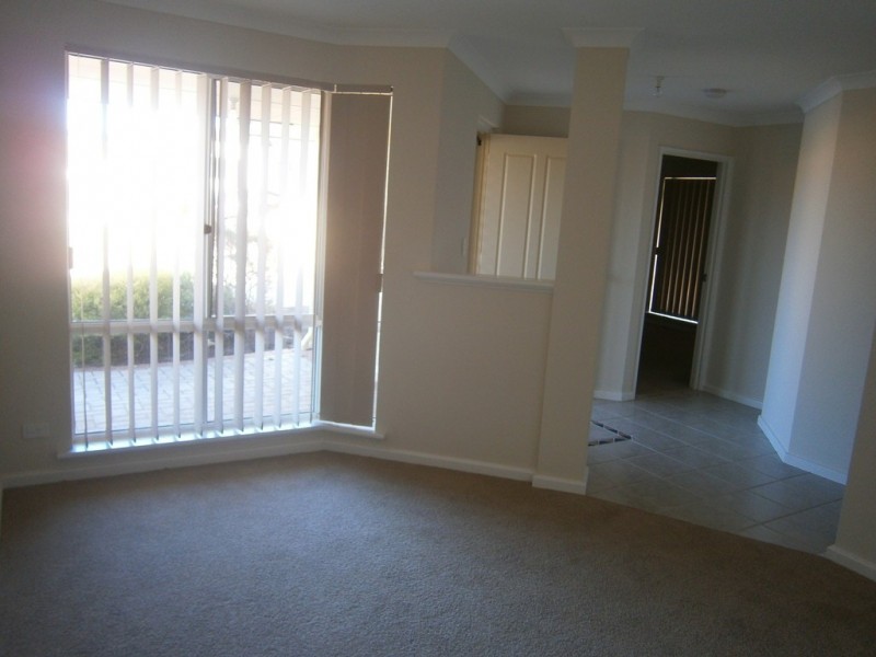 8a Carrello Circut, Coogee WA 6166